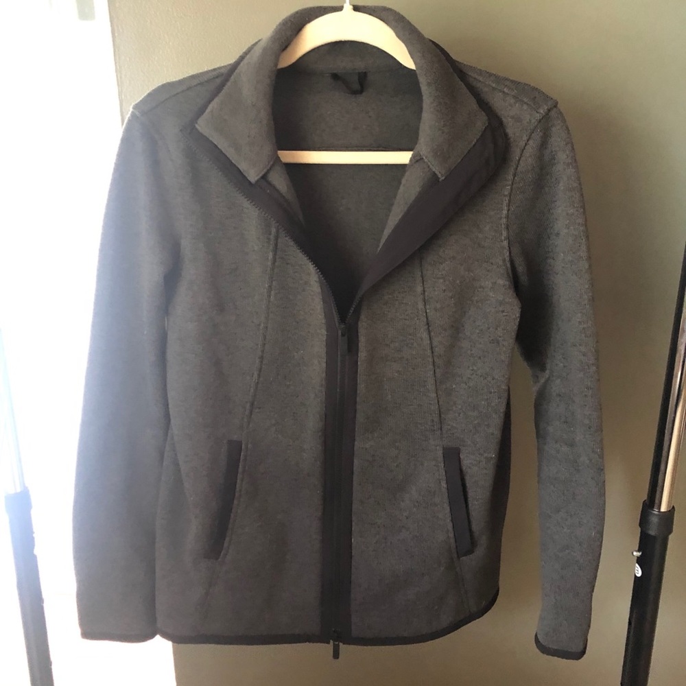 lululemon gray zip up lightweight jacket